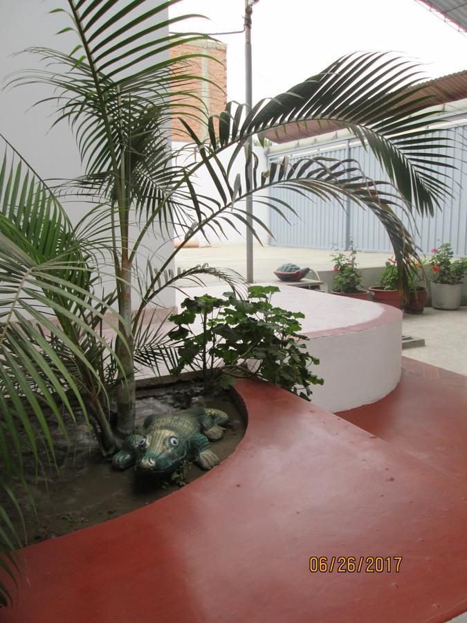 Hostal Caprichos Huacho Luaran gambar