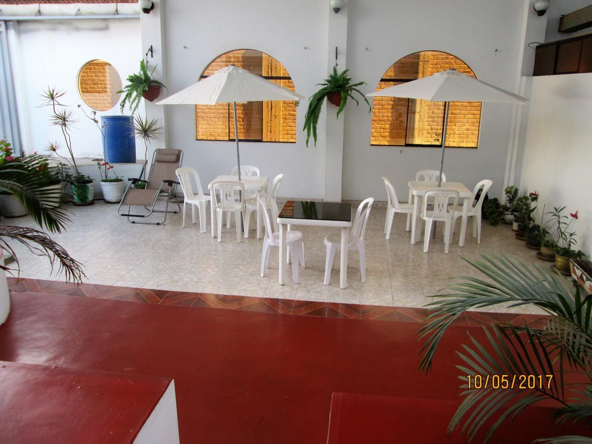 Hostal Caprichos Huacho Luaran gambar