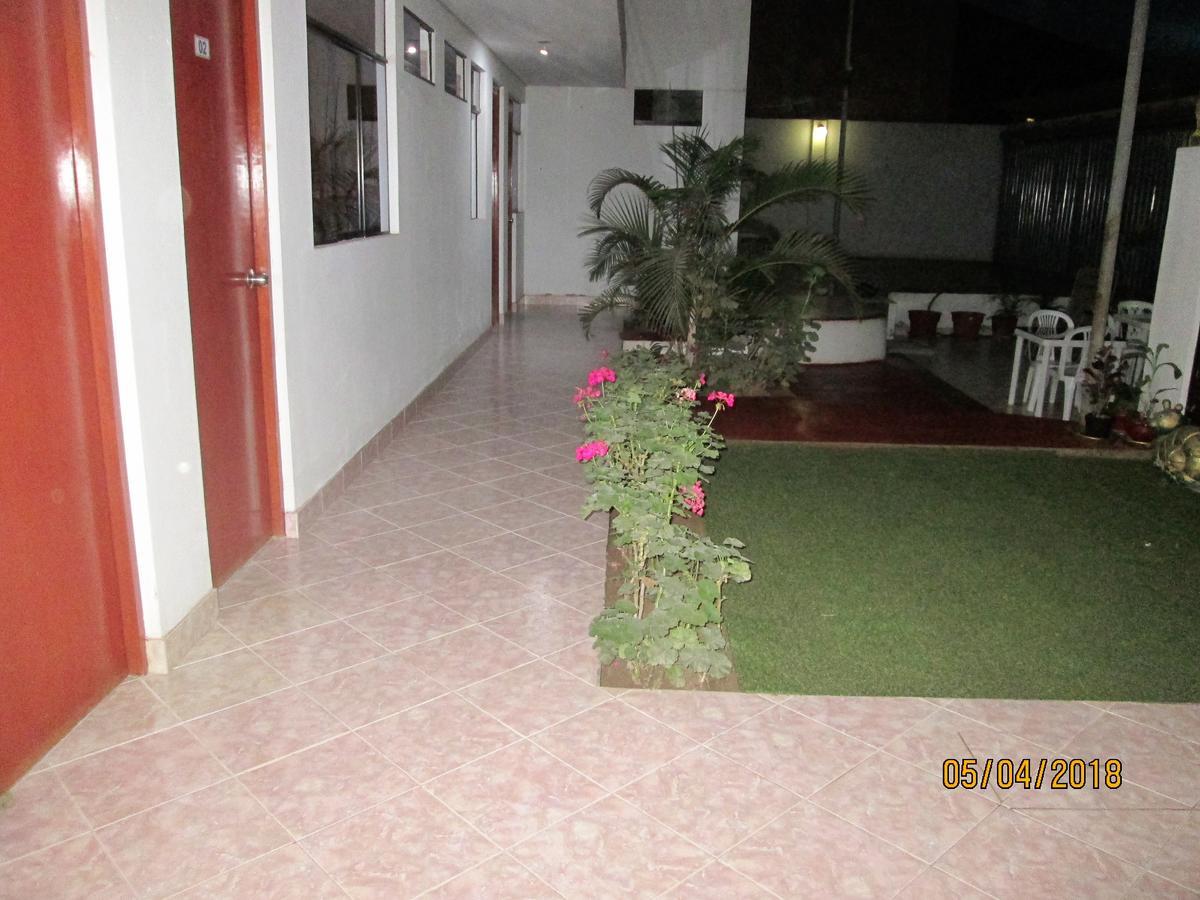 Hostal Caprichos Huacho Luaran gambar